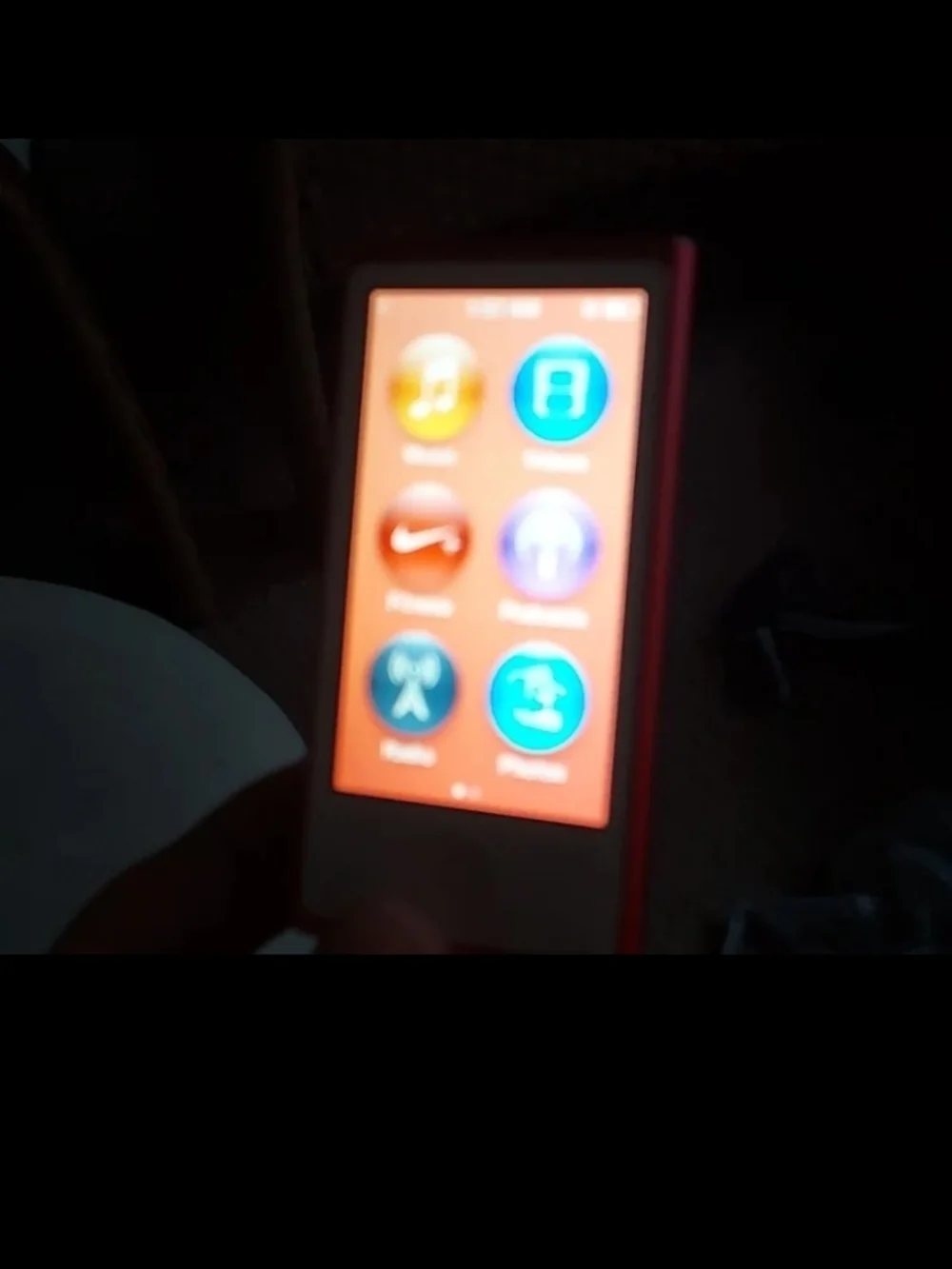 Apple iPod Nano 7th Generation 16GB - Hot Pink